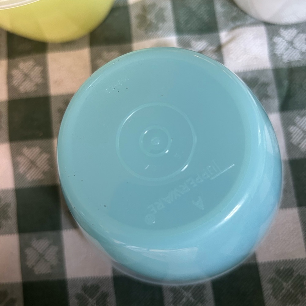 Vintage Tupperware Multi-Color refrigerator bowls, 3 in set. Never used. - Picture 3 of 6